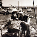 BredkalneLätis 1984 Läti invaorganisatsiooni esimeesJanis Iluss oda viskamas
